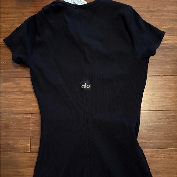 ALO Goddess Black Ribbed Short Sleeve Dress - Picture 2 of 8